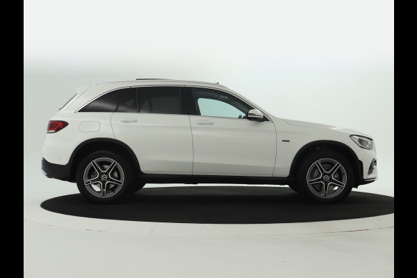 Mercedes-Benz GLC 300 e 4MATIC Premium Plus | Panoramadak | Trekhaak | Nightpakket | Inclusief 24 maanden Mercedes-Benz Certified garantie voor Europa. garage-sale