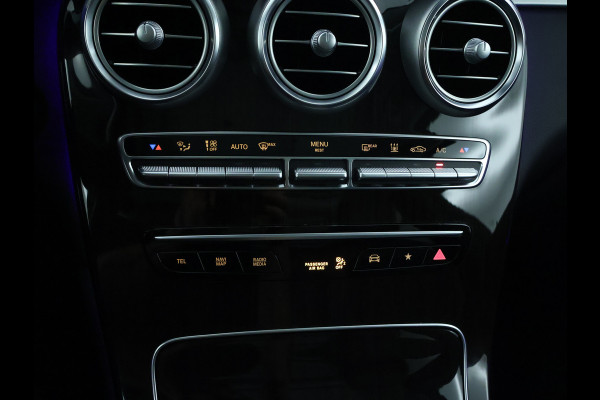 Mercedes-Benz GLC 300 e 4MATIC Premium Plus | Panoramadak | Trekhaak | Nightpakket | Inclusief 24 maanden Mercedes-Benz Certified garantie voor Europa. garage-sale