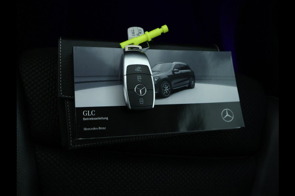 Mercedes-Benz GLC 300 e 4MATIC Premium Plus | Panoramadak | Trekhaak | Nightpakket | Inclusief 24 maanden Mercedes-Benz Certified garantie voor Europa. garage-sale