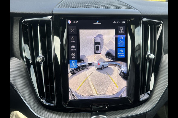 Volvo XC60 2.0 T6 Plug-in hybrid AWD Plus Black Edition SHOWROOM PRIJS VAN €51.900,- NU VOOR SLECHTS €49.877,- | LUCHTVERING | ELEK. TREKHAAK | STOEL + STOELVERWARMING | ACHTERBANK VERWAMRD | HARMAN KARDON | RIJKLAAR | FABRIEKS GARANTIE T/M 7-2027 | PANO |