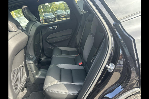 Volvo XC60 2.0 T6 Plug-in hybrid AWD Plus Black Edition SHOWROOM PRIJS VAN €51.900,- NU VOOR SLECHTS €49.877,- | LUCHTVERING | ELEK. TREKHAAK | STOEL + STOELVERWARMING | ACHTERBANK VERWAMRD | HARMAN KARDON | RIJKLAAR | FABRIEKS GARANTIE T/M 7-2027 | PANO |