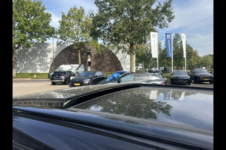 Volvo XC60 2.0 T6 Plug-in hybrid AWD Plus Black Edition SHOWROOM PRIJS VAN €51.900,- NU VOOR SLECHTS €49.877,- | LUCHTVERING | ELEK. TREKHAAK | STOEL + STOELVERWARMING | ACHTERBANK VERWAMRD | HARMAN KARDON | RIJKLAAR | FABRIEKS GARANTIE T/M 7-2027 | PANO |