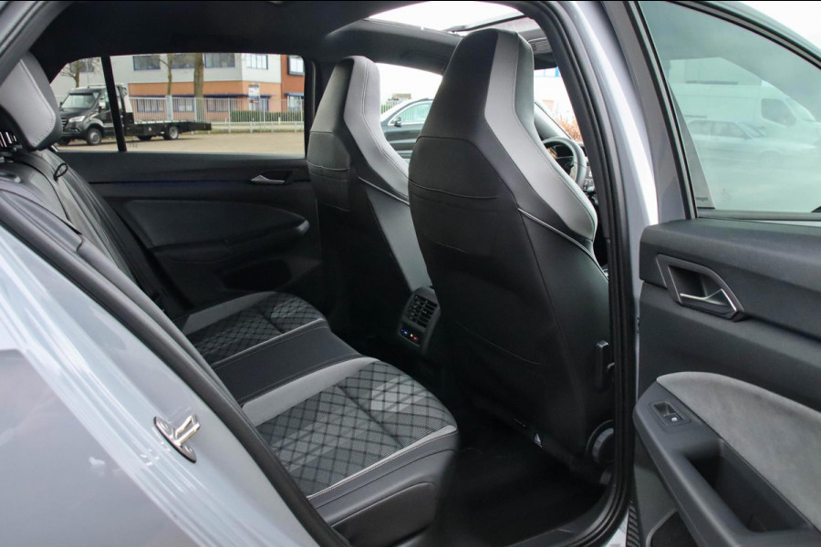 Volkswagen Golf 1.5 eTSI R-Line 150pk DSG 1e Eig|Panoramadak|Virtual Cockpit|IQ LED|Kuipstoelen|NAVI|ACC|DCC|Camera|CarPlay|18inch