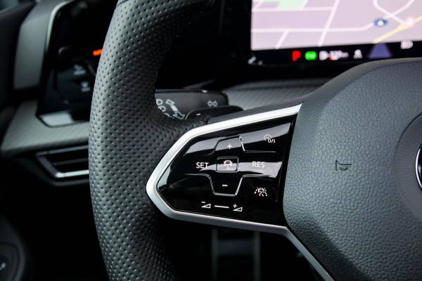Volkswagen Golf 1.5 eTSI R-Line 150pk DSG 1e Eig|Panoramadak|Virtual Cockpit|IQ LED|Kuipstoelen|NAVI|ACC|DCC|Camera|CarPlay|18inch