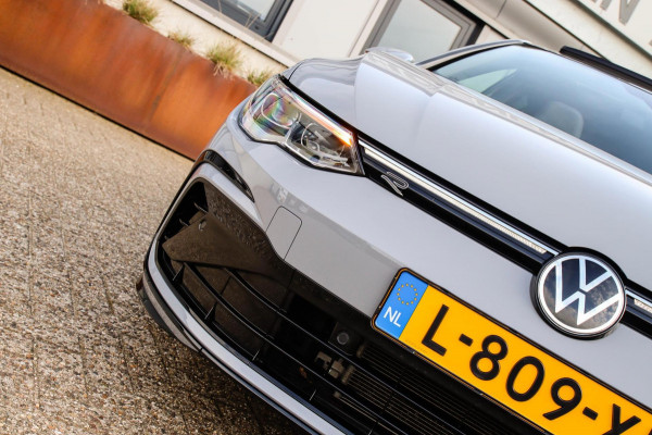 Volkswagen Golf 1.5 eTSI R-Line 150pk DSG 1e Eig|Panoramadak|Virtual Cockpit|IQ LED|Kuipstoelen|NAVI|ACC|DCC|Camera|CarPlay|18inch