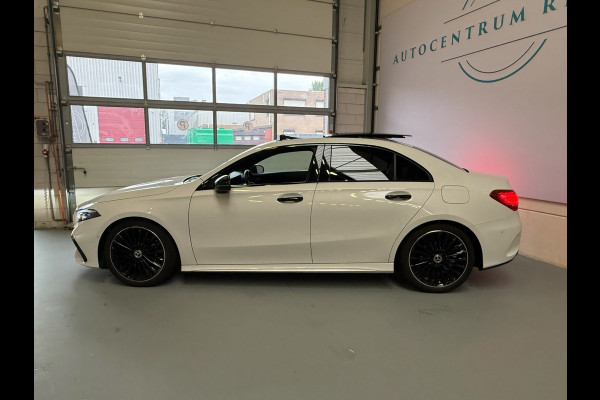 Mercedes-Benz A-Klasse 180 AMG Black Line, Automaat, Panoramadak, Navi, Camera