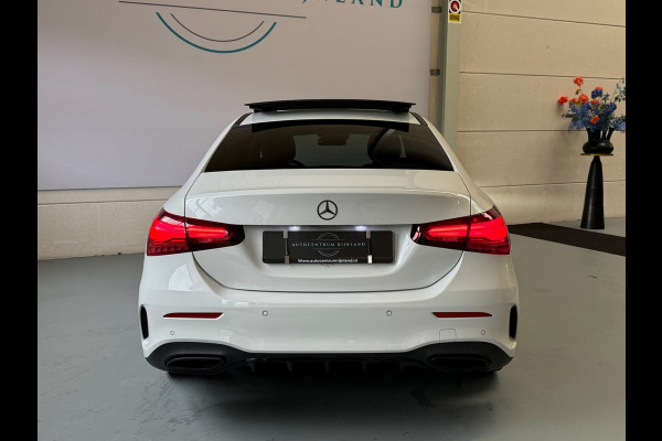 Mercedes-Benz A-Klasse 180 AMG Black Line, Automaat, Panoramadak, Navi, Camera