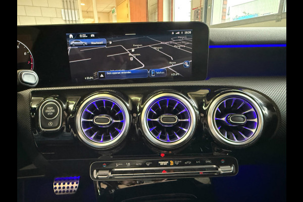 Mercedes-Benz A-Klasse 180 AMG Black Line, Automaat, Panoramadak, Navi, Camera