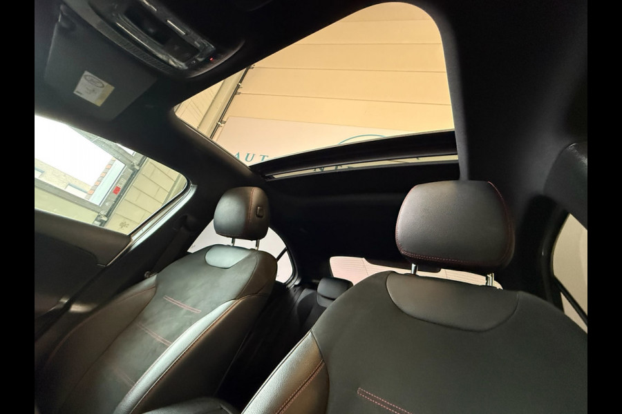 Mercedes-Benz A-Klasse 180 AMG Black Line, Automaat, Panoramadak, Navi, Camera