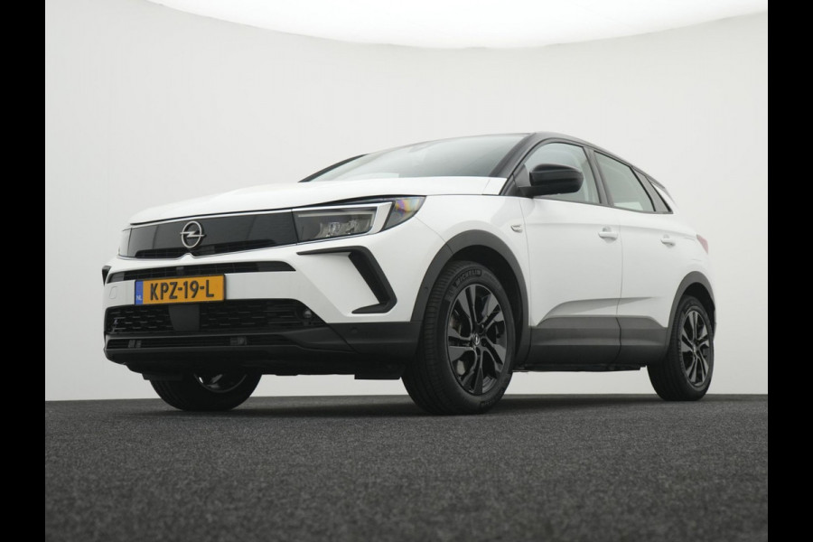 Opel Grandland 1.6 Turbo Plug-In Hybrid Business Edition - Automaat - Navi - Winterpakket - Camera - Parkeerhulp
