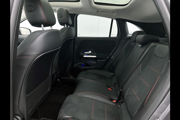 Mercedes-Benz GLA 250 e AMG Plug-In Hybride | AMG-Line IN en Exterieur | Sfeefverlichting| Chroompakket |  Navigatie | Panorama-schuifkanteldak | Stoelverwarming | 24 Maanden Mercedes-Benz Certified garantie.