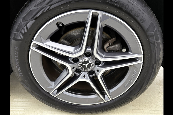 Mercedes-Benz GLA 250 e AMG Plug-In Hybride | AMG-Line IN en Exterieur | Sfeefverlichting| Chroompakket |  Navigatie | Panorama-schuifkanteldak | Stoelverwarming | 24 Maanden Mercedes-Benz Certified garantie.