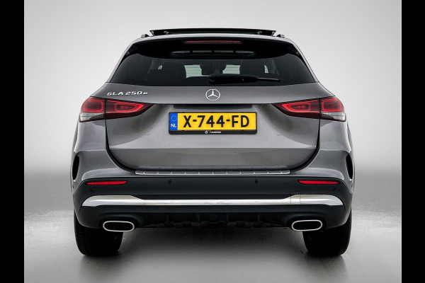 Mercedes-Benz GLA 250 e AMG Plug-In Hybride | AMG-Line IN en Exterieur | Sfeefverlichting| Chroompakket |  Navigatie | Panorama-schuifkanteldak | Stoelverwarming | 24 Maanden Mercedes-Benz Certified garantie.
