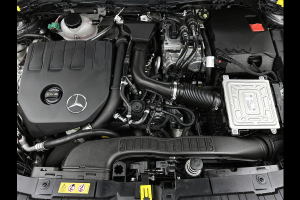 Mercedes-Benz GLA 250 e AMG Plug-In Hybride | AMG-Line IN en Exterieur | Sfeefverlichting| Chroompakket |  Navigatie | Panorama-schuifkanteldak | Stoelverwarming | 24 Maanden Mercedes-Benz Certified garantie.