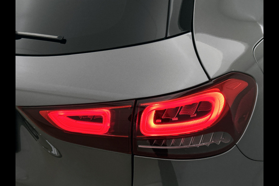 Mercedes-Benz GLA 250 e AMG Plug-In Hybride | AMG-Line IN en Exterieur | Sfeefverlichting| Chroompakket |  Navigatie | Panorama-schuifkanteldak | Stoelverwarming | 24 Maanden Mercedes-Benz Certified garantie.