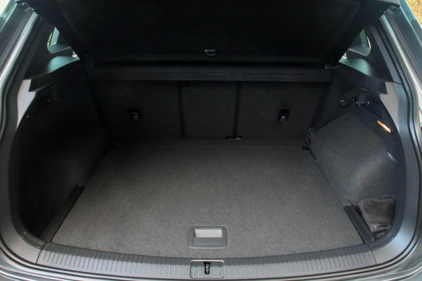 Volkswagen Tiguan 2.0TSI 4Motion Highline R-Line 180pk DSG 1e Eig|DLR|Panoramadak|Virtual Cockpit|LED Plus|360 Camera|ACC|Trekhaak