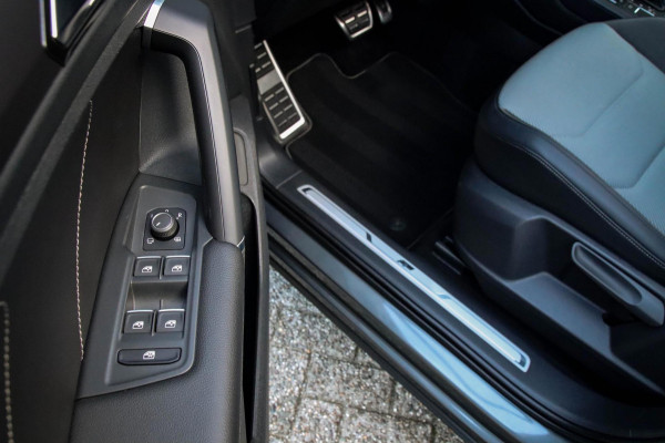 Volkswagen Tiguan 2.0TSI 4Motion Highline R-Line 180pk DSG 1e Eig|DLR|Panoramadak|Virtual Cockpit|LED Plus|360 Camera|ACC|Trekhaak