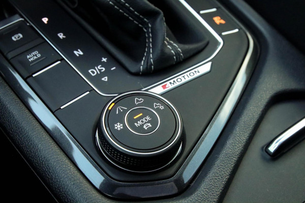 Volkswagen Tiguan 2.0TSI 4Motion Highline R-Line 180pk DSG 1e Eig|DLR|Panoramadak|Virtual Cockpit|LED Plus|360 Camera|ACC|Trekhaak
