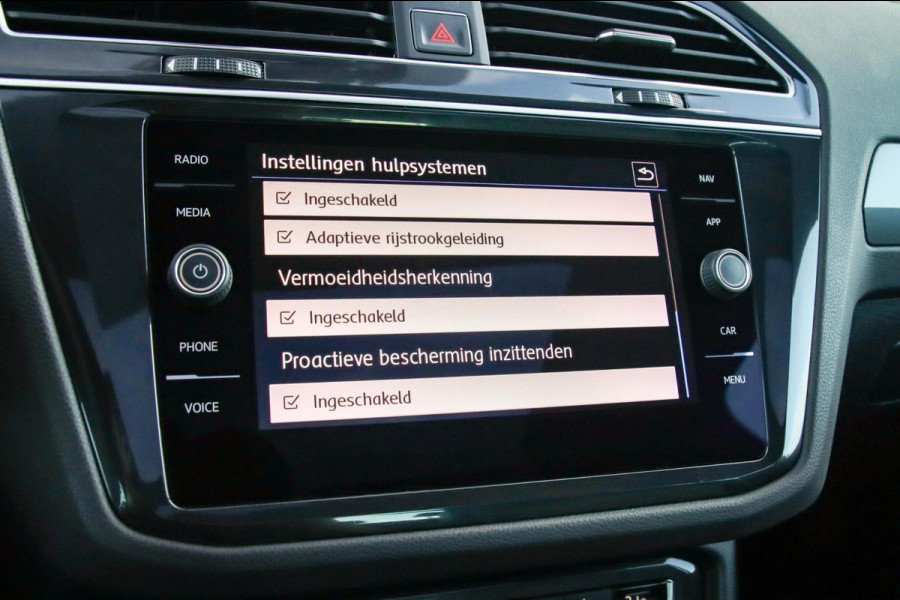 Volkswagen Tiguan 2.0TSI 4Motion Highline R-Line 180pk DSG 1e Eig|DLR|Panoramadak|Virtual Cockpit|LED Plus|360 Camera|ACC|Trekhaak