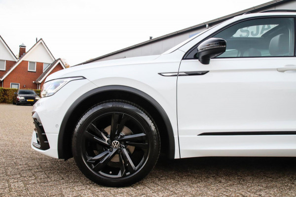 Volkswagen Tiguan 1.5TSI R-Line Business+ 150pk DSG Panoramadak|Virtual Cockpit|IQ LED Plus|NAVI|ACC|Lane+Side|Harman Kardon|Black