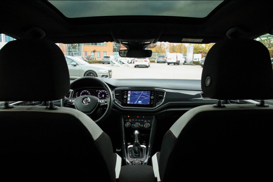 Volkswagen T-Roc 2.0TSI 4Motion Sport 190pk DSG! 1e|DLR|Panoramadak|Virtual Cockpit|LED Plus|Sportstoelen|PDC|CarPlay|Beats|18inch
