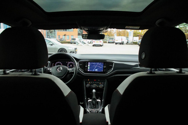 Volkswagen T-Roc 2.0TSI 4Motion Sport 190pk DSG! 1e|DLR|Panoramadak|Virtual Cockpit|LED Plus|Sportstoelen|PDC|CarPlay|Beats|18inch