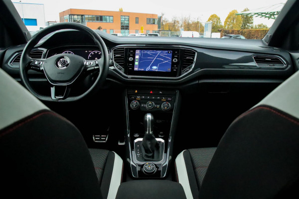 Volkswagen T-Roc 2.0TSI 4Motion Sport 190pk DSG! 1e|DLR|Panoramadak|Virtual Cockpit|LED Plus|Sportstoelen|PDC|CarPlay|Beats|18inch