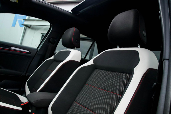 Volkswagen T-Roc 2.0TSI 4Motion Sport 190pk DSG! 1e|DLR|Panoramadak|Virtual Cockpit|LED Plus|Sportstoelen|PDC|CarPlay|Beats|18inch