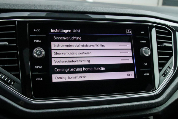 Volkswagen T-Roc 2.0TSI 4Motion Sport 190pk DSG! 1e|DLR|Panoramadak|Virtual Cockpit|LED Plus|Sportstoelen|PDC|CarPlay|Beats|18inch