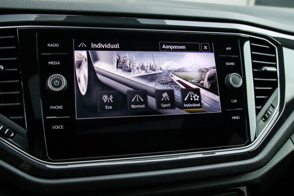 Volkswagen T-Roc 2.0TSI 4Motion Sport 190pk DSG! 1e|DLR|Panoramadak|Virtual Cockpit|LED Plus|Sportstoelen|PDC|CarPlay|Beats|18inch