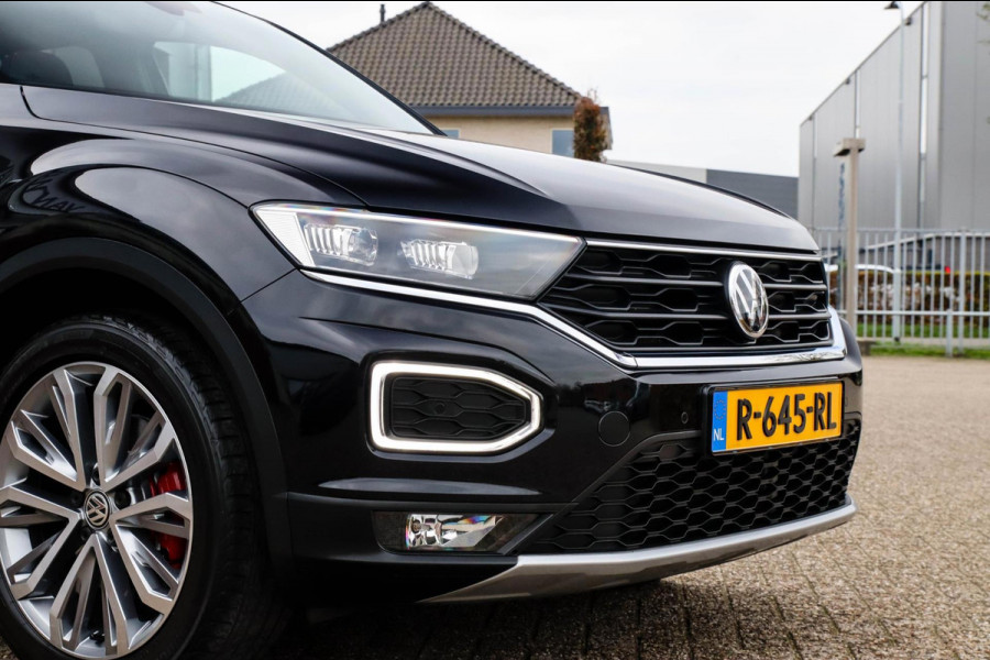 Volkswagen T-Roc 2.0TSI 4Motion Sport 190pk DSG! 1e|DLR|Panoramadak|Virtual Cockpit|LED Plus|Sportstoelen|PDC|CarPlay|Beats|18inch