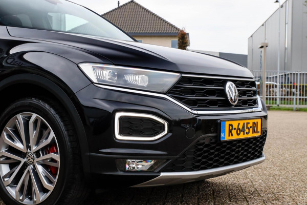 Volkswagen T-Roc 2.0TSI 4Motion Sport 190pk DSG! 1e|DLR|Panoramadak|Virtual Cockpit|LED Plus|Sportstoelen|PDC|CarPlay|Beats|18inch