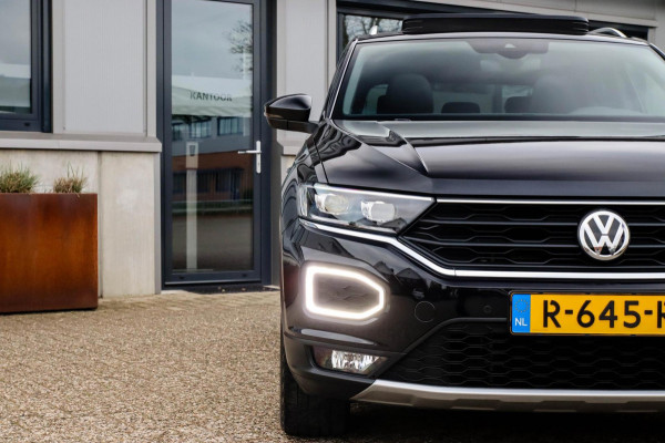 Volkswagen T-Roc 2.0TSI 4Motion Sport 190pk DSG! 1e|DLR|Panoramadak|Virtual Cockpit|LED Plus|Sportstoelen|PDC|CarPlay|Beats|18inch