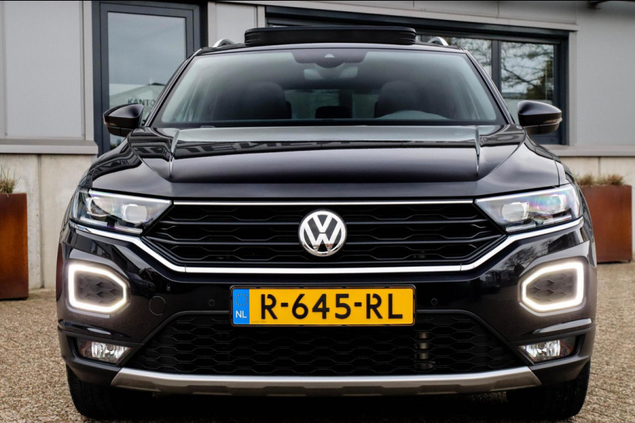 Volkswagen T-Roc 2.0TSI 4Motion Sport 190pk DSG! 1e|DLR|Panoramadak|Virtual Cockpit|LED Plus|Sportstoelen|PDC|CarPlay|Beats|18inch
