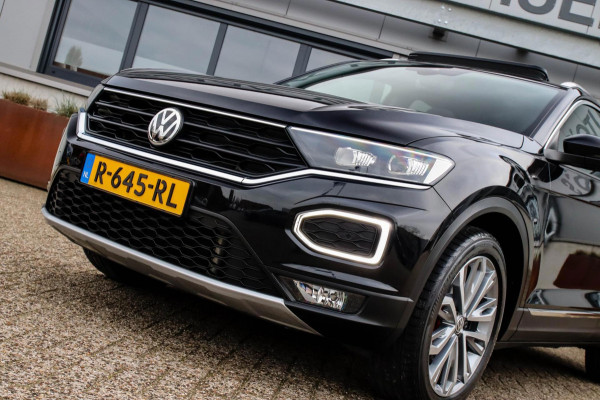 Volkswagen T-Roc 2.0TSI 4Motion Sport 190pk DSG! 1e|DLR|Panoramadak|Virtual Cockpit|LED Plus|Sportstoelen|PDC|CarPlay|Beats|18inch