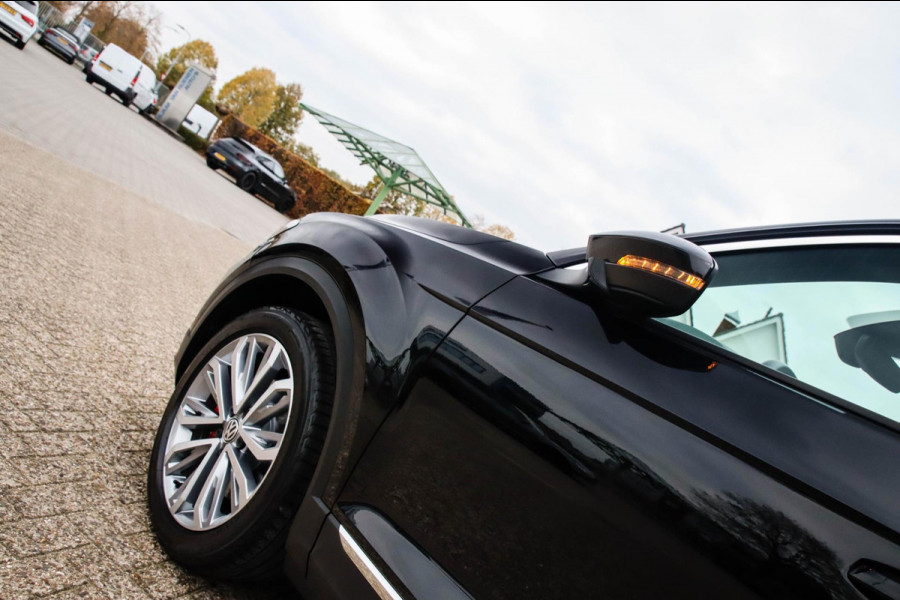 Volkswagen T-Roc 2.0TSI 4Motion Sport 190pk DSG! 1e|DLR|Panoramadak|Virtual Cockpit|LED Plus|Sportstoelen|PDC|CarPlay|Beats|18inch