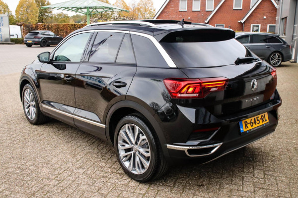 Volkswagen T-Roc 2.0TSI 4Motion Sport 190pk DSG! 1e|DLR|Panoramadak|Virtual Cockpit|LED Plus|Sportstoelen|PDC|CarPlay|Beats|18inch