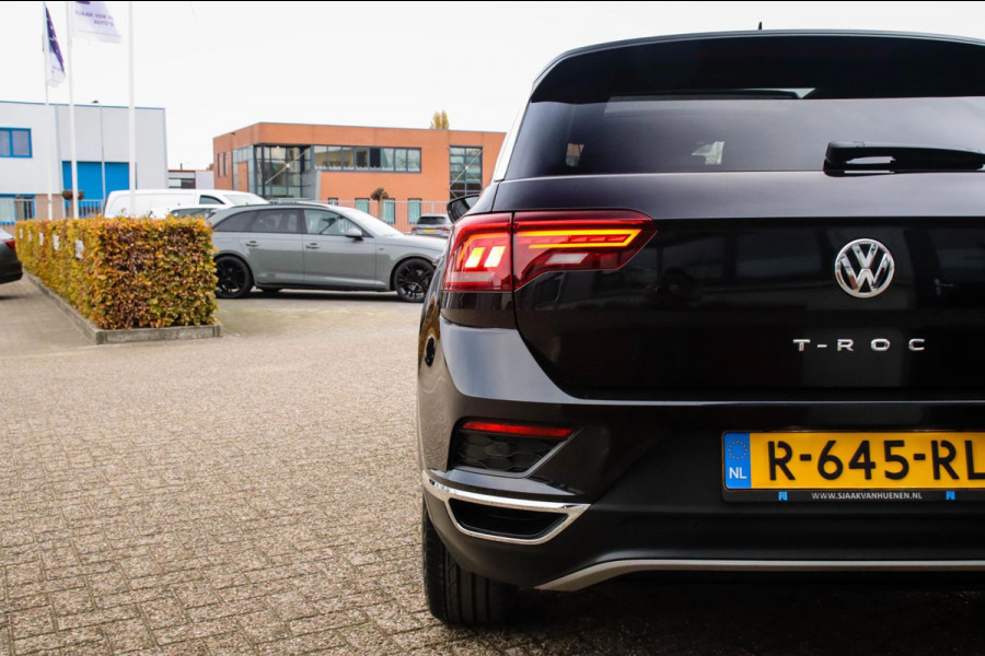 Volkswagen T-Roc 2.0TSI 4Motion Sport 190pk DSG! 1e|DLR|Panoramadak|Virtual Cockpit|LED Plus|Sportstoelen|PDC|CarPlay|Beats|18inch