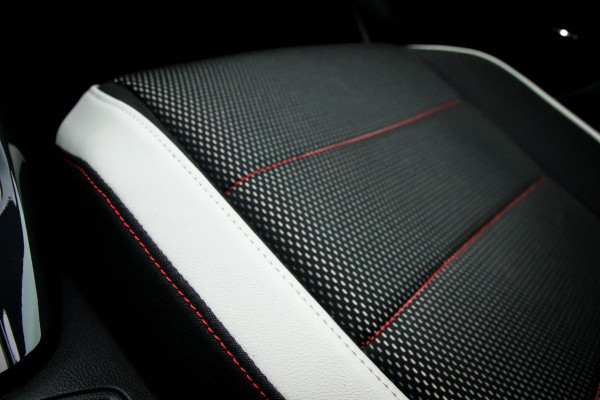 Volkswagen T-Roc 2.0TSI 4Motion Sport 190pk DSG! 1e|DLR|Panoramadak|Virtual Cockpit|LED Plus|Sportstoelen|PDC|CarPlay|Beats|18inch