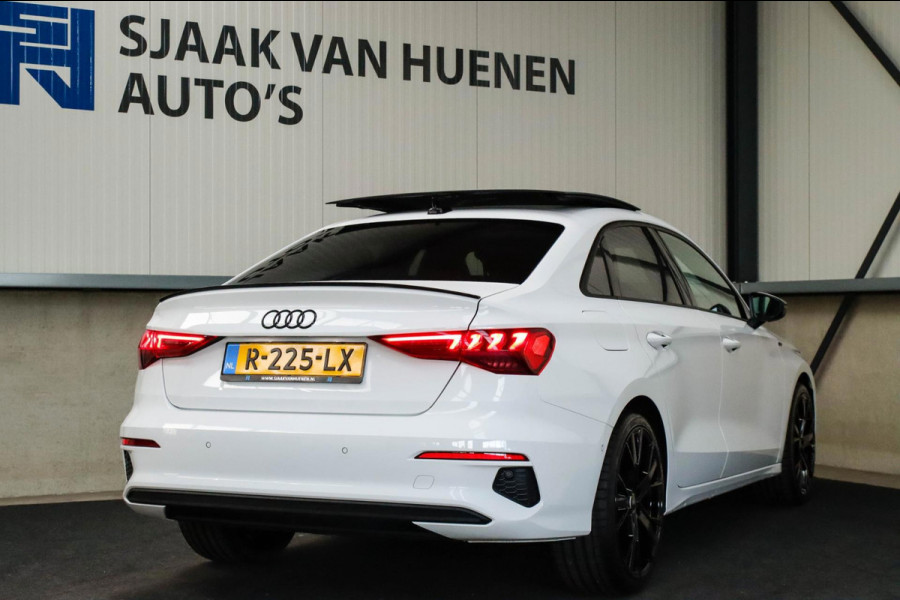 Audi A3 Limousine 35 1.5 TFSI S Edition One S-line 150pk S-Tronic Lederen kuipstoelen|Virtual Cockpit|Panoramadak|LED Matrix|Black