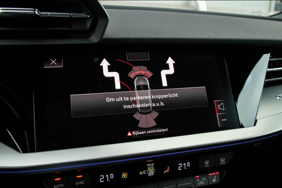 Audi A3 Limousine 35 1.5 TFSI S Edition One S-line 150pk S-Tronic Lederen kuipstoelen|Virtual Cockpit|Panoramadak|LED Matrix|Black
