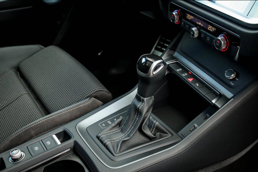 Audi Q3 35 1.5 TFSI S Line Pro Line S 150pk S-Tronic! 1e Eig|NL|DLR|Panoramadak|Virtual Cockpit|LED Matrix|Leder|19inch|Black Pack
