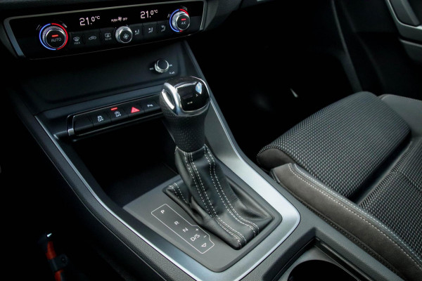 Audi Q3 35 1.5 TFSI S Line Pro Line S 150pk S-Tronic! 1e Eig|NL|DLR|Panoramadak|Virtual Cockpit|LED Matrix|Leder|19inch|Black Pack