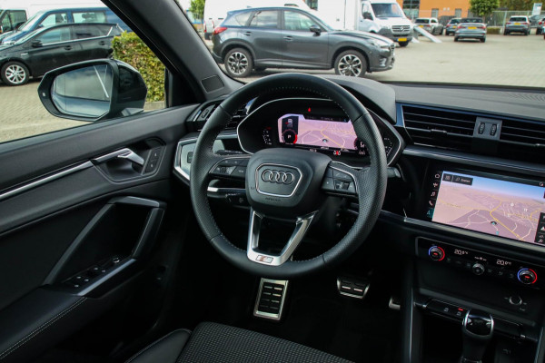 Audi Q3 35 1.5 TFSI S Line Pro Line S 150pk S-Tronic! 1e Eig|NL|DLR|Panoramadak|Virtual Cockpit|LED Matrix|Leder|19inch|Black Pack