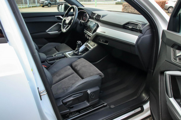 Audi Q3 35 TFSI 1.5 TFSI S Line Pro Line S 150pk S-Tronic Panoramadak|Virtual Cockpit|LED Matrix|Leder|Keyless|Camera|20inch|Black