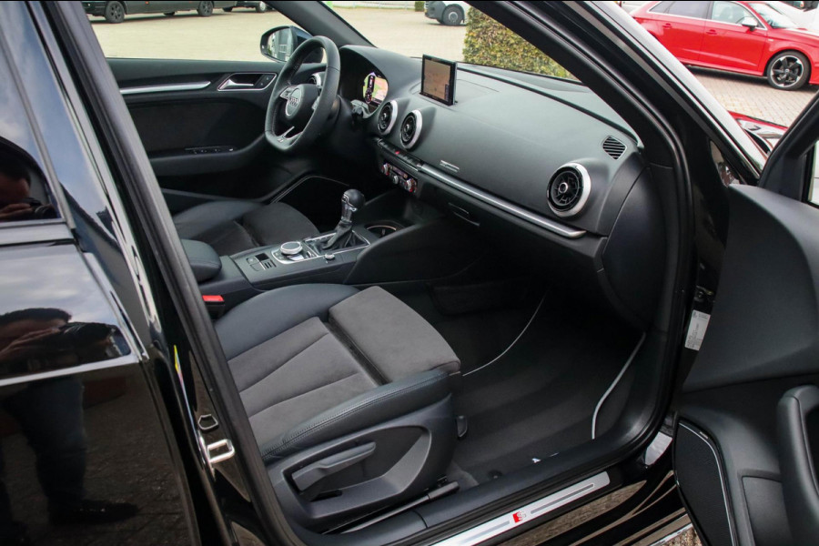 Audi A3 Sportback 1.5 TFSI Pro Line S S-line Facelift 150pk S-Tronic! 1e|DLR|Virtual Cockpit|Panoramadak|LED Matrix|B&O|Black Pack
