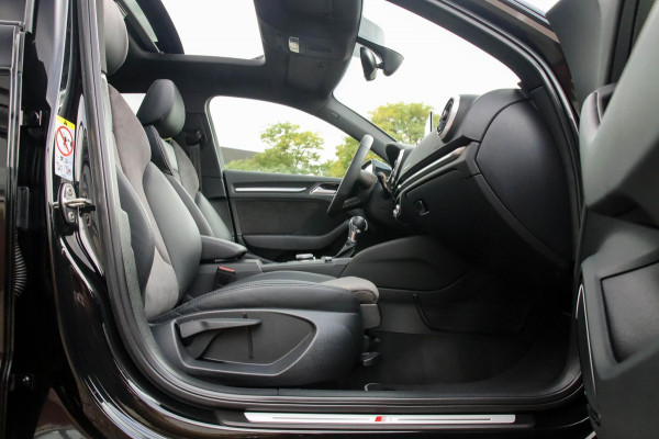 Audi A3 Sportback 1.5 TFSI Pro Line S S-line Facelift 150pk S-Tronic! 1e|DLR|Virtual Cockpit|Panoramadak|LED Matrix|B&O|Black Pack