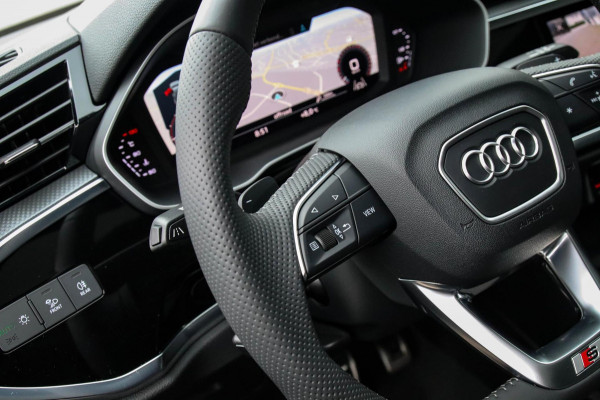Audi Q3 40TFSI Quattro Edition One S Line 190pk S-Tronic! 1e Eig|Panoramadak|Virtual Cockpit|LED Matrix|Leder|Camera|20inch|Black