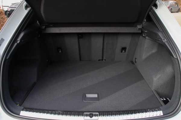 Audi Q3 35 TFSI 1.5 TFSI S Line Pro Line S 150pk S-Tronic 1e Eig|DLR|Panoramadak|Virtual Cockpit|LED Matrix|Leder|ACC|20inch|Black