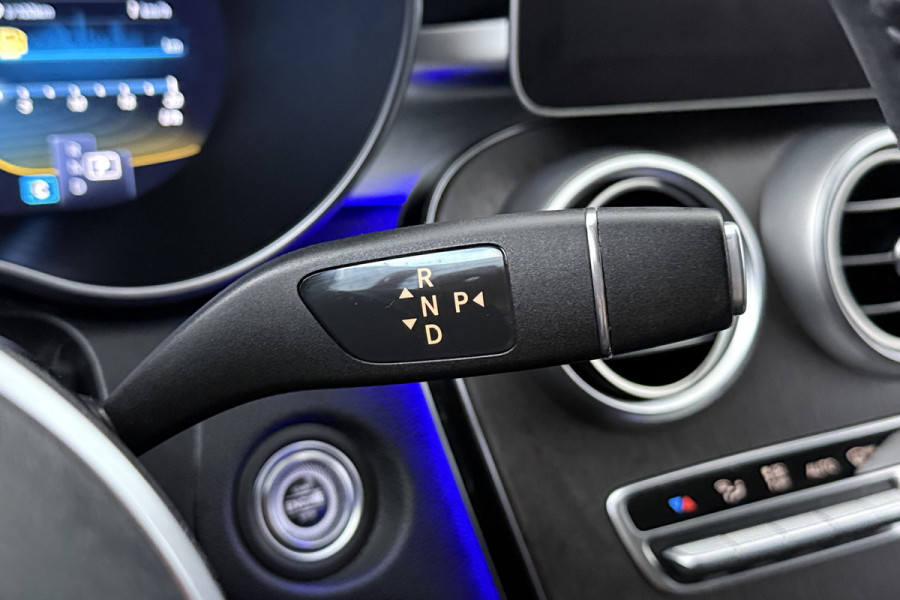 Mercedes-Benz C-Klasse Estate 300 Premium Plus Pack (STOELVERWARMING/VERKOELING, ELEKTR STOELEN, CAMERA, SFEERVERLICHTING)
